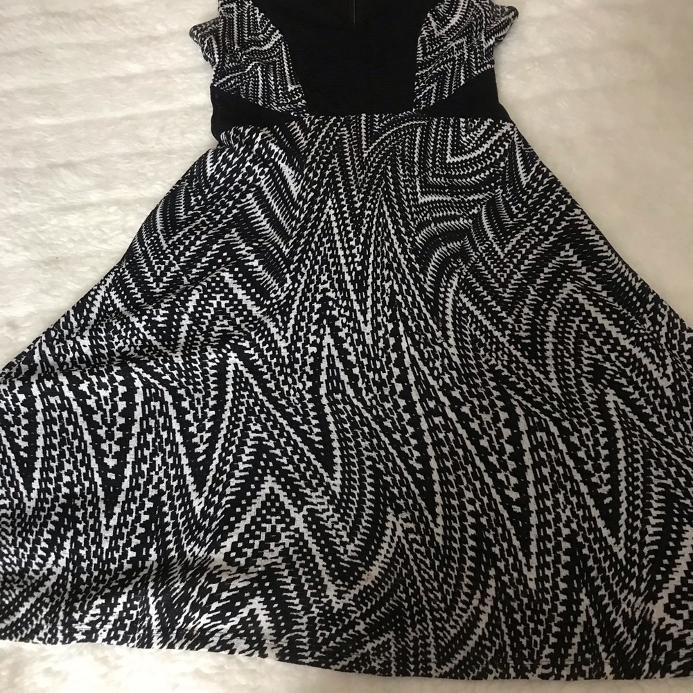 Nine West Fit and flare sleeveless dress